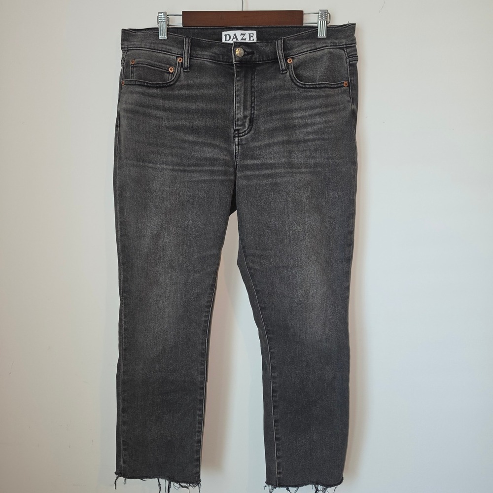 Daze Denim Hug High Rise Straight Leg Jeans Faded Black Raw Hem 31